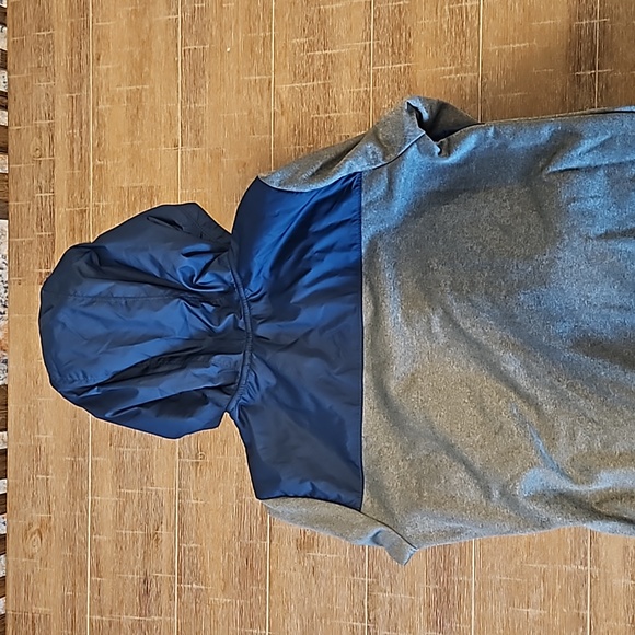 The North Face Girl's Lightweight Jacket - Picture 4 of 5